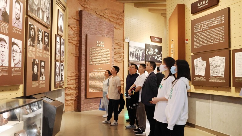 營銷分公司集體活動(dòng).jpg